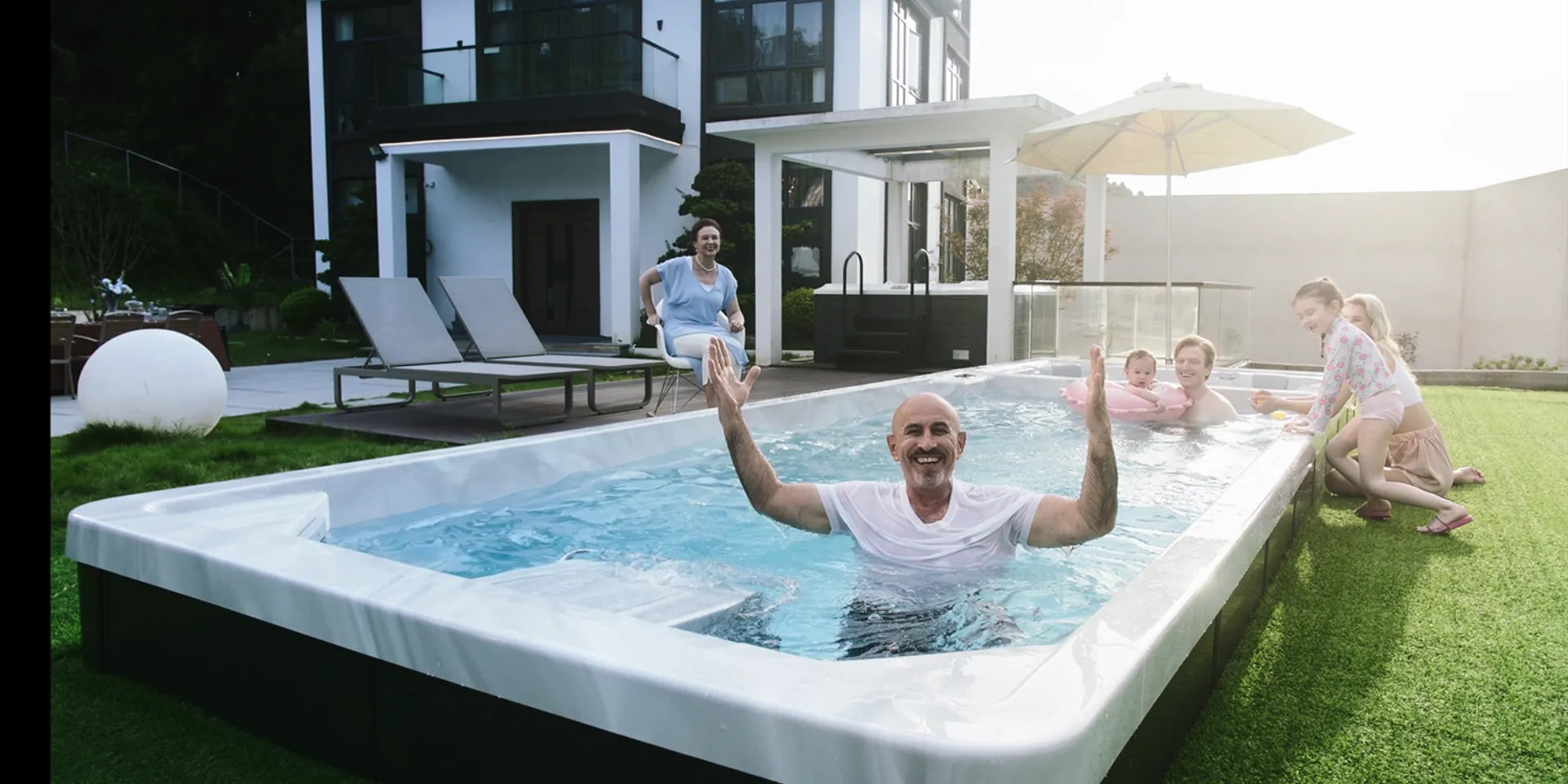 The Benefits of Hydromassage in a Swim Spa